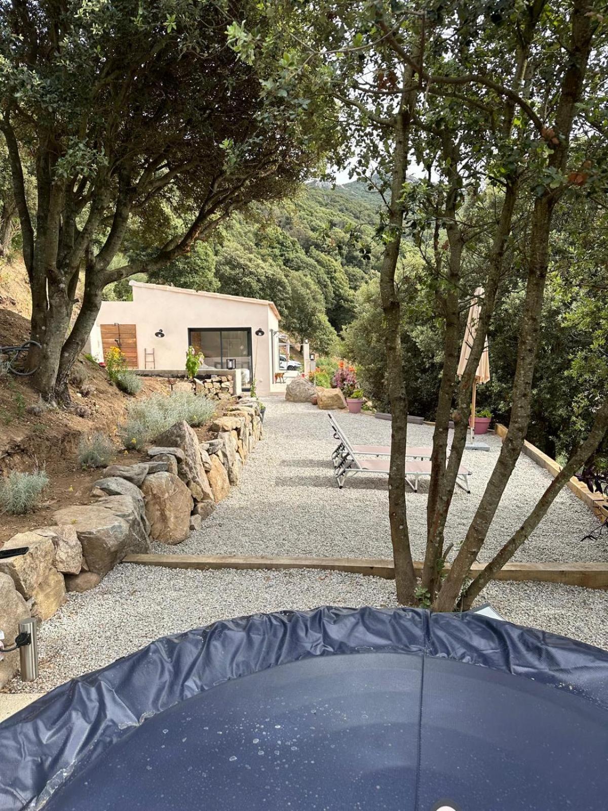 VillaRadriimas 2 ha de confort et de tranquillité avec vue sur la mer Sollacaro Extérieur photo